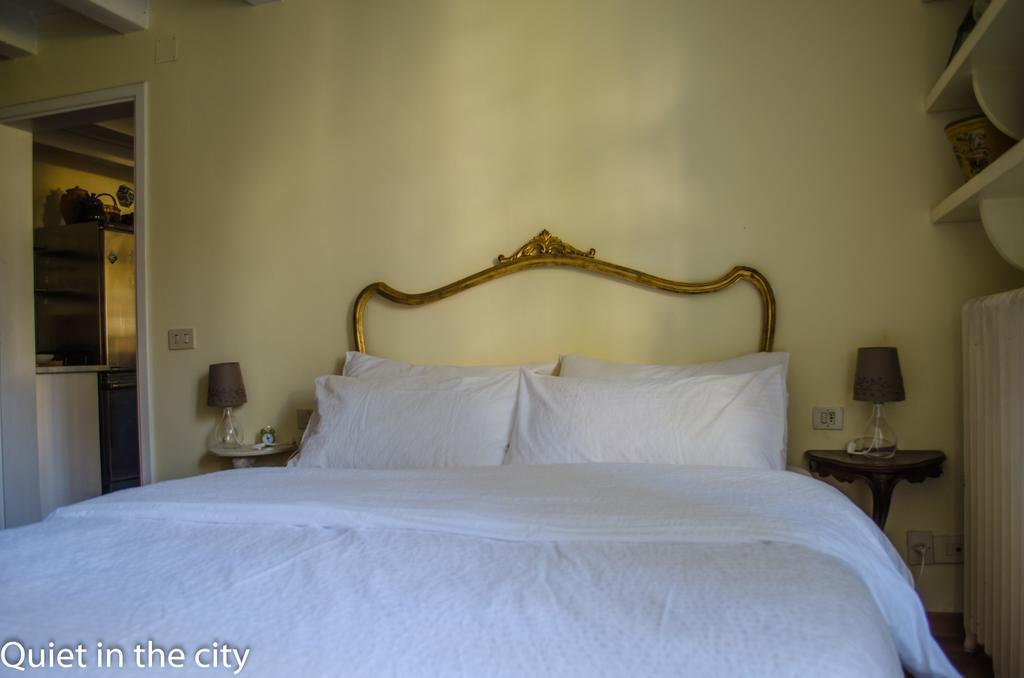 Apartments Quiet In The City Florence Room photo